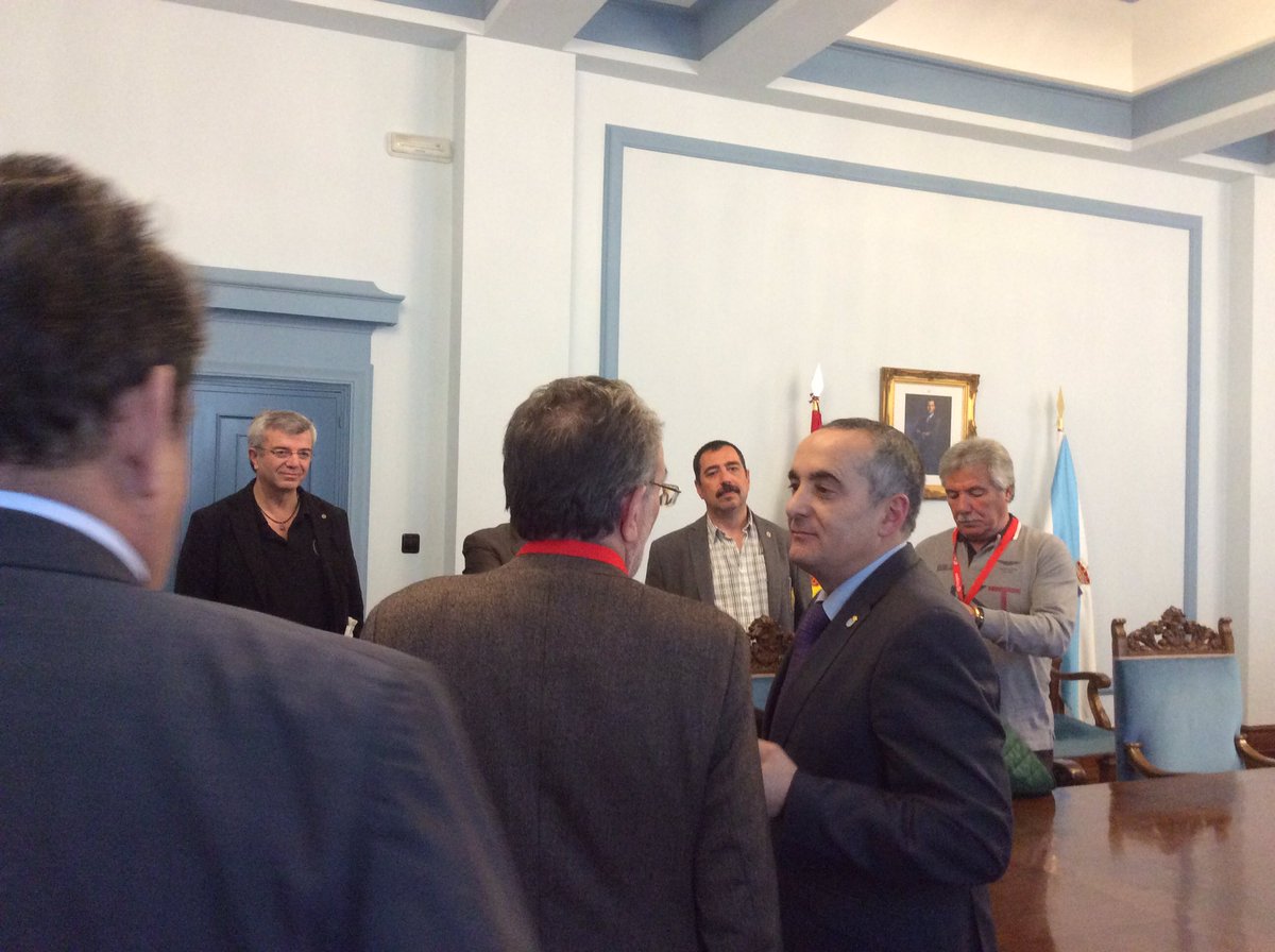 IPAinfolibre's tweet photo. El Delegado del Gobierno en #Lugo, recibe a la Junta Nacional de #IPAPolicia, con motivo de la reunión de su CEN https://t.co/Lvf36hi8lb