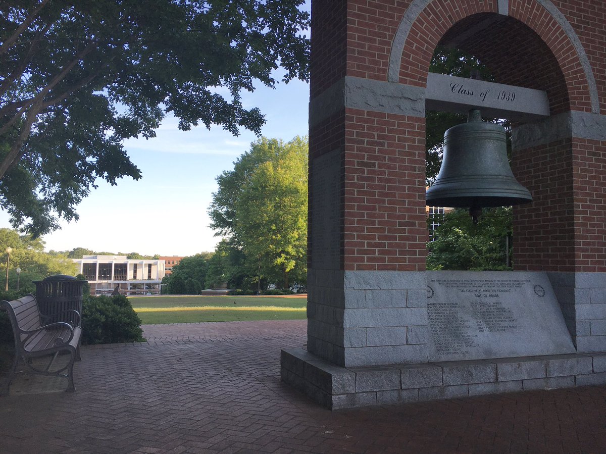 Namrata13's tweet photo. Sometimes I just sit and admire the beauty of this campus. I am glad I came here. @InsideClemson #TigerPhD https://t.co/pOAt9gBZkP