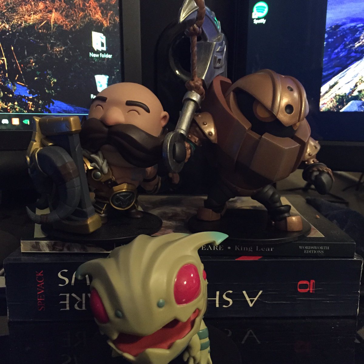 FCG_Fudwicks's tweet photo. The gangs all here #nautilus #Braum #Kogmaw #LeagueOfLegends #Riot #URF https://t.co/0fPk4G5P7P