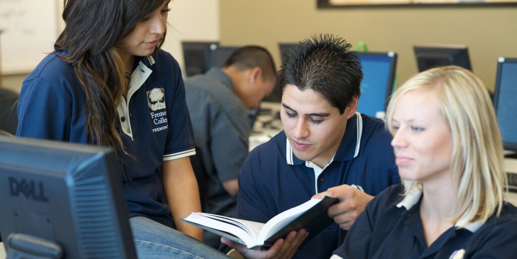 Educate_Higher's tweet image. Closing the gap between the traditional classroom &amp;amp; the modern workplace. bit.ly/College-Educat…