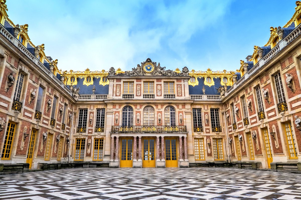 KCUHeidiLibrary's tweet photo. Versailles: So much History in one spot. Would you like to see inside? Come with us!  https://t.co/W4VwAgW9c7 https://t.co/HViiDWbmMc