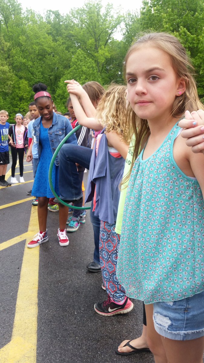 erdelyr's tweet photo. Keeping 5th grade engaged with team work incentives @CrftMeadowsAACP @AACountySchools https://t.co/mdJNpzc7qp