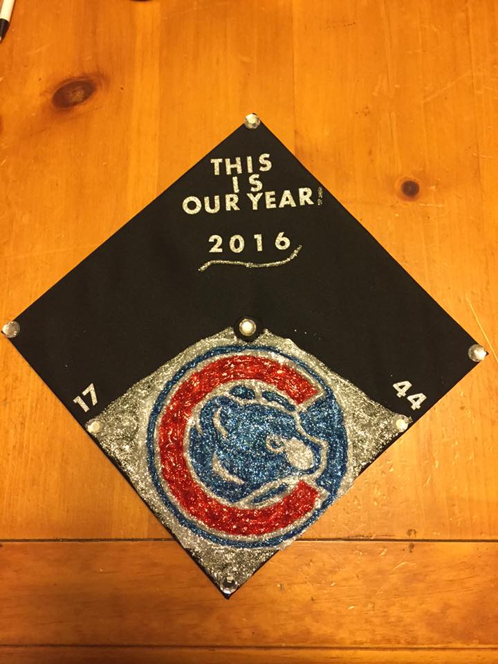 jeahudson's tweet photo. @ARizzo44 @KrisBryant_23 @cubs Tribute to Bryzzo on daughter's college graduation cap! #gocubbies #proudcollegegrad https://t.co/aKpbYtWAtR
