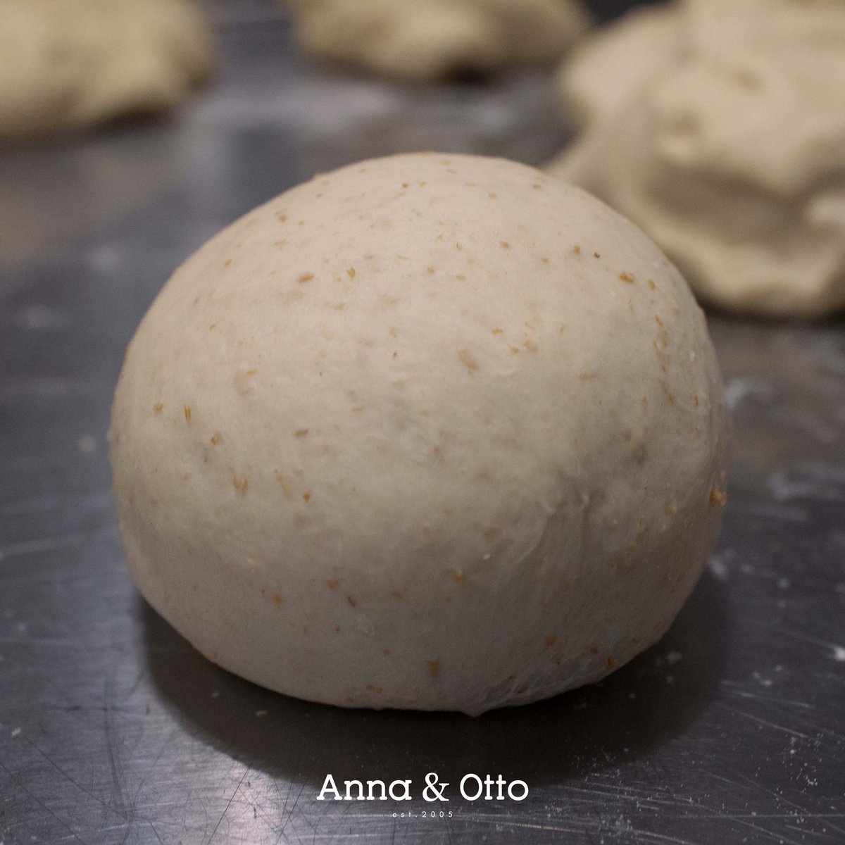 annay_otto's tweet photo. Así empieza lo mejor de nuestras recetas. ¿vienes? Anna &amp; Otto, ¡en La Macarena! #MasaMadre #FelizViernes https://t.co/mtUXXtdEf2