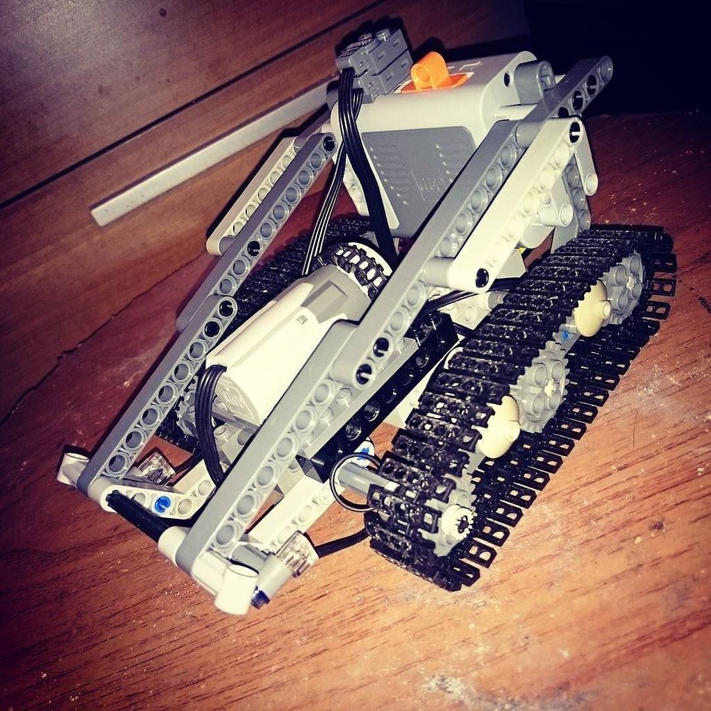 thelegohq's tweet image. bit.ly/thelegohq #lego #technic #powerfunctions #micreacion #myowncreation by lumpawaroo