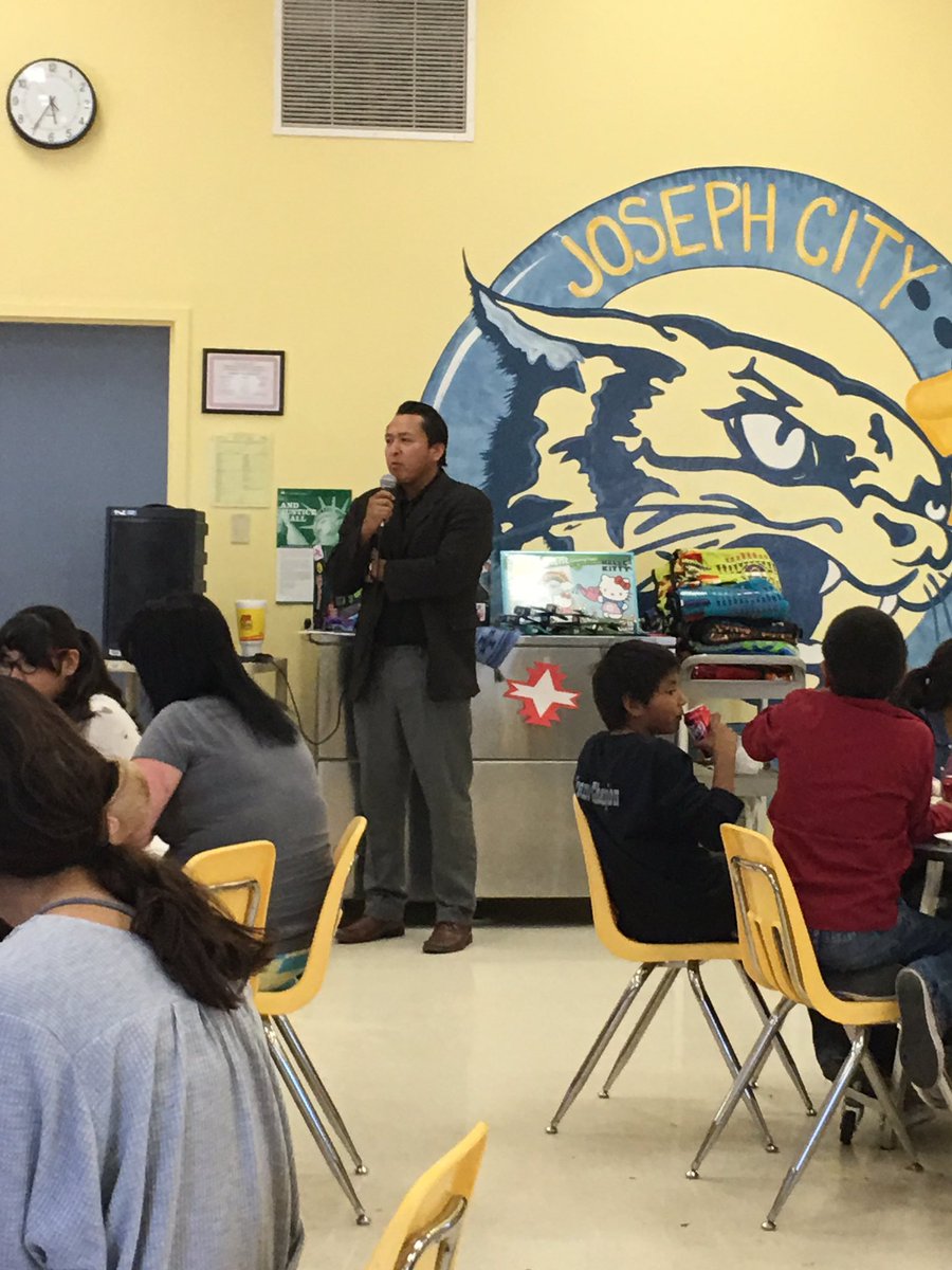 Alumni William Bain as the JOM guest speaker for the awards program. U of A grad with a degree in chemistry