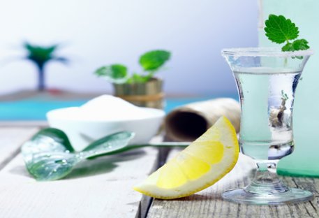 Drink the #worldsbestrum and eat the #freshestfish on your #superyachtcharter: ow.ly/4mWDVl #cocktails