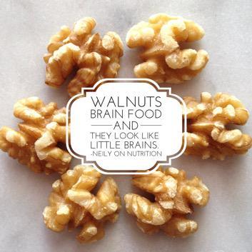 JenniferNeily's tweet photo. Walnuts. Brain food. And they look like little brains. -Neily on Nutrition #rdchat #healthtalk https://t.co/itXcTN9iWl
