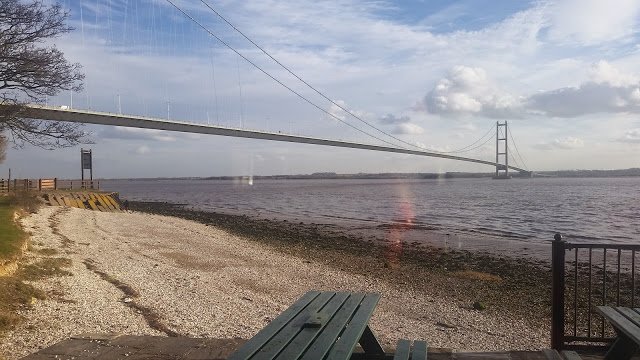 HumbrBridgeLift's tweet image. The #HumberBridge, is a 2,220-metre single-span suspension bridge, which opened to traffic on 24 June 1981. #humber