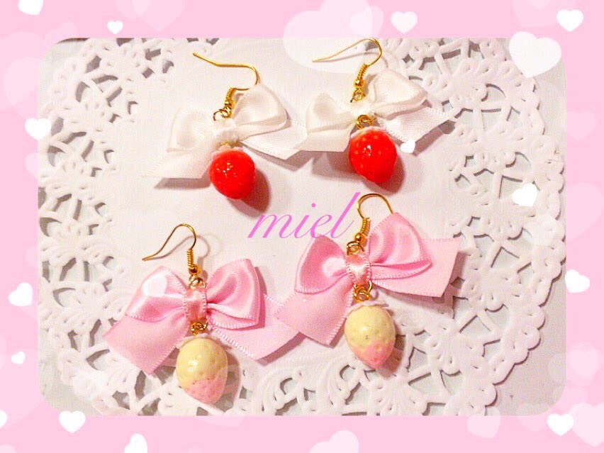 Handmade_miel's tweet photo. 前に載せた新作のいちごさんもチョーカーとピアスとイヤリング持ってきます🍓
新しく写真撮れなかった😭😭

#デザフェス
#みちゅめると https://t.co/EqeCP4PUtf