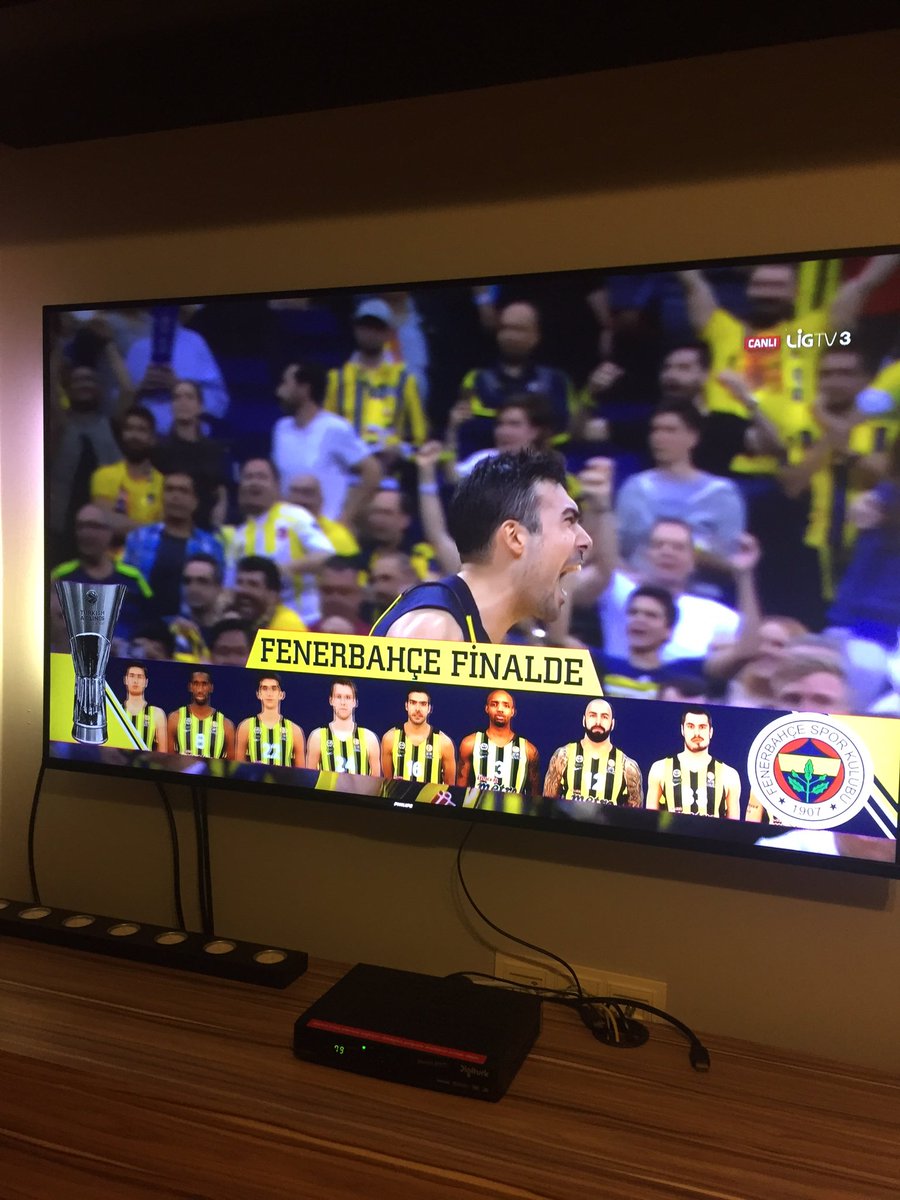 Ellerinize sağlık son 1 kaldı o kupayı biz alacağız.
#obradovicinaskerleriyiz #euroleaguef4 #FenerbahceFinalde