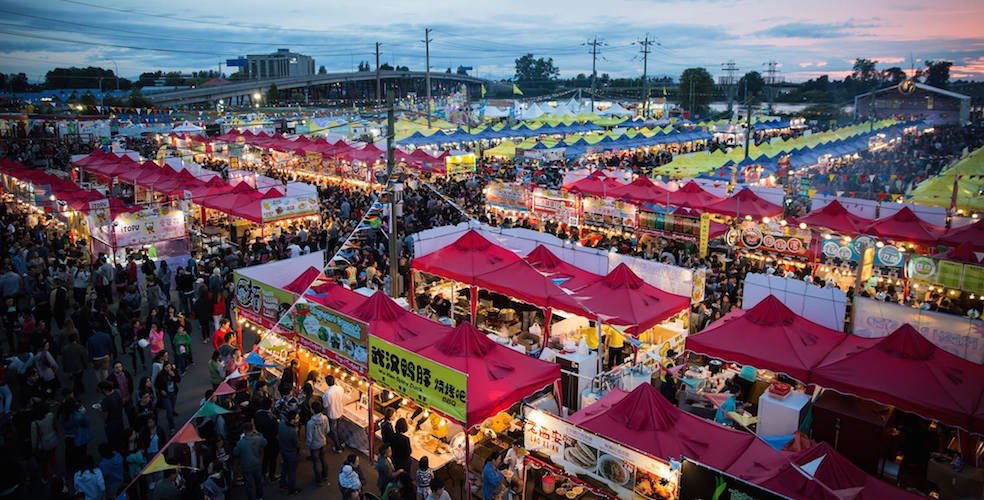 ThePieCompany's tweet photo. Making our debut at the #NorthVan Shipyards Night Market tonight! Live music, beer garden and pies! #aussiepies https://t.co/ZlN9meSVkH