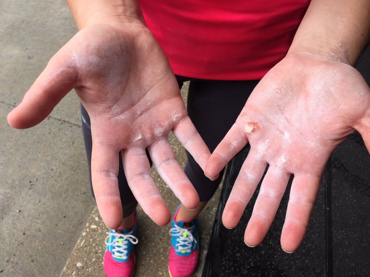 AlyxSacksKCCI's tweet photo. If you're not tearing you're not trying! Or something like that. #8035built #crossfit https://t.co/mnQuyO3sLx