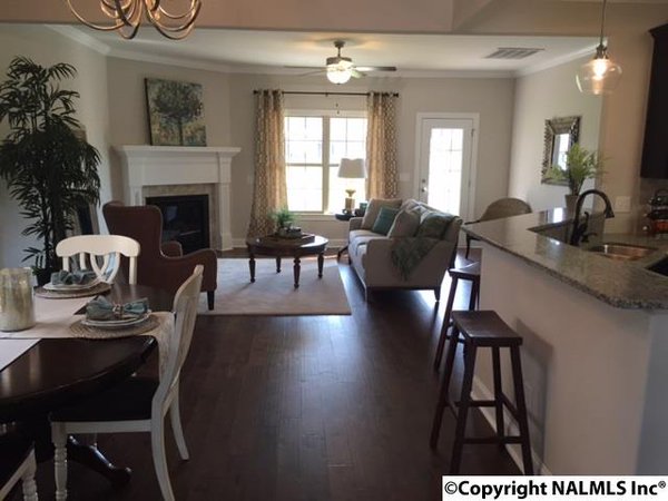 CompassHomesAL's tweet photo. Looking for a #newhome in #HuntsvilleAL near #RedstoneArsenal? Check This Home Out -->https://t.co/ezSOUaCLuA https://t.co/uT1eaOxs3Y