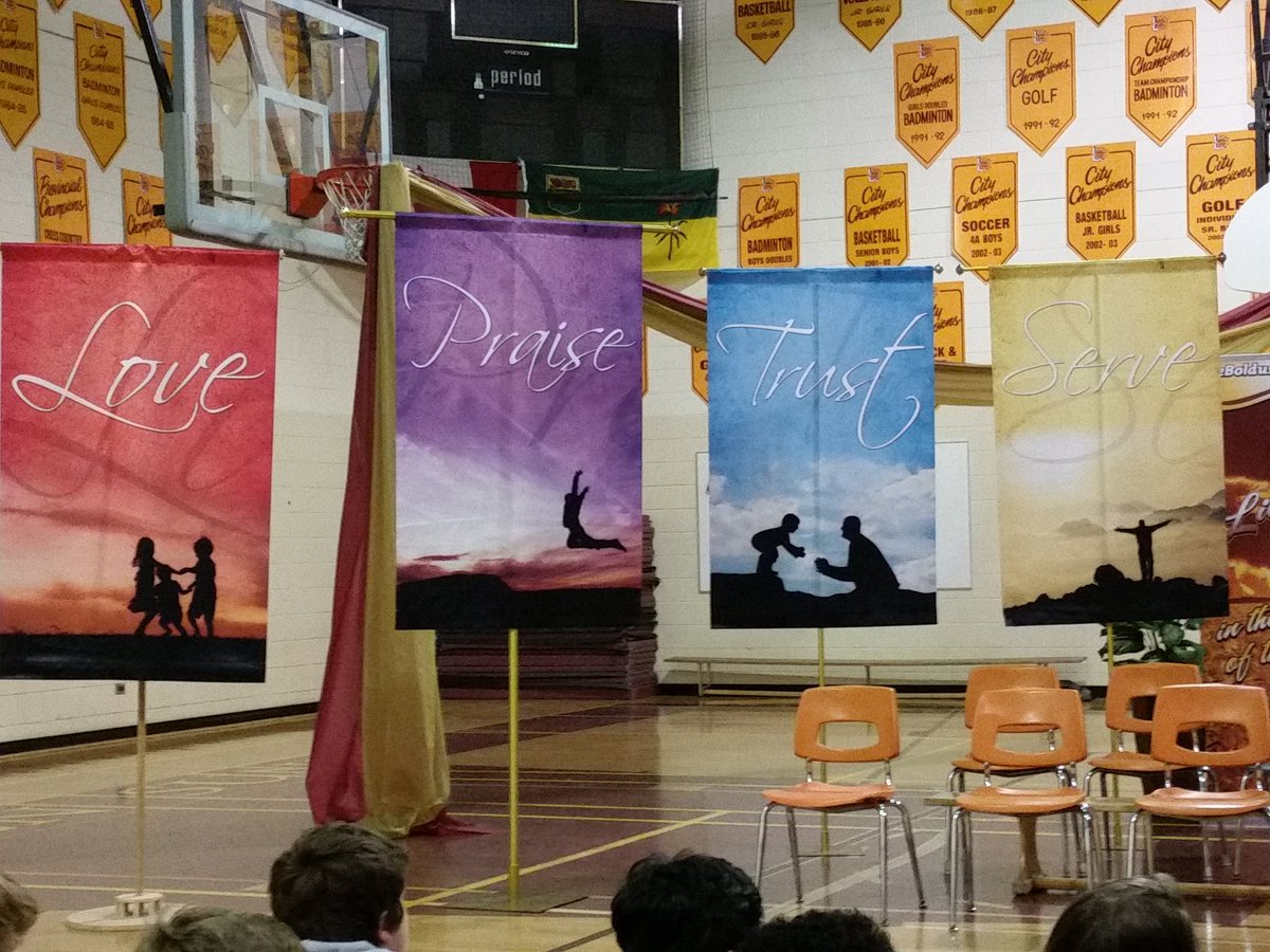 ms_l_barnes's tweet photo. #love #praise #trust #serve @leboldus_SRC be the light of Christ Suns.. be the change you wish to see @RCSD_No81 https://t.co/0nhCzA8gt9