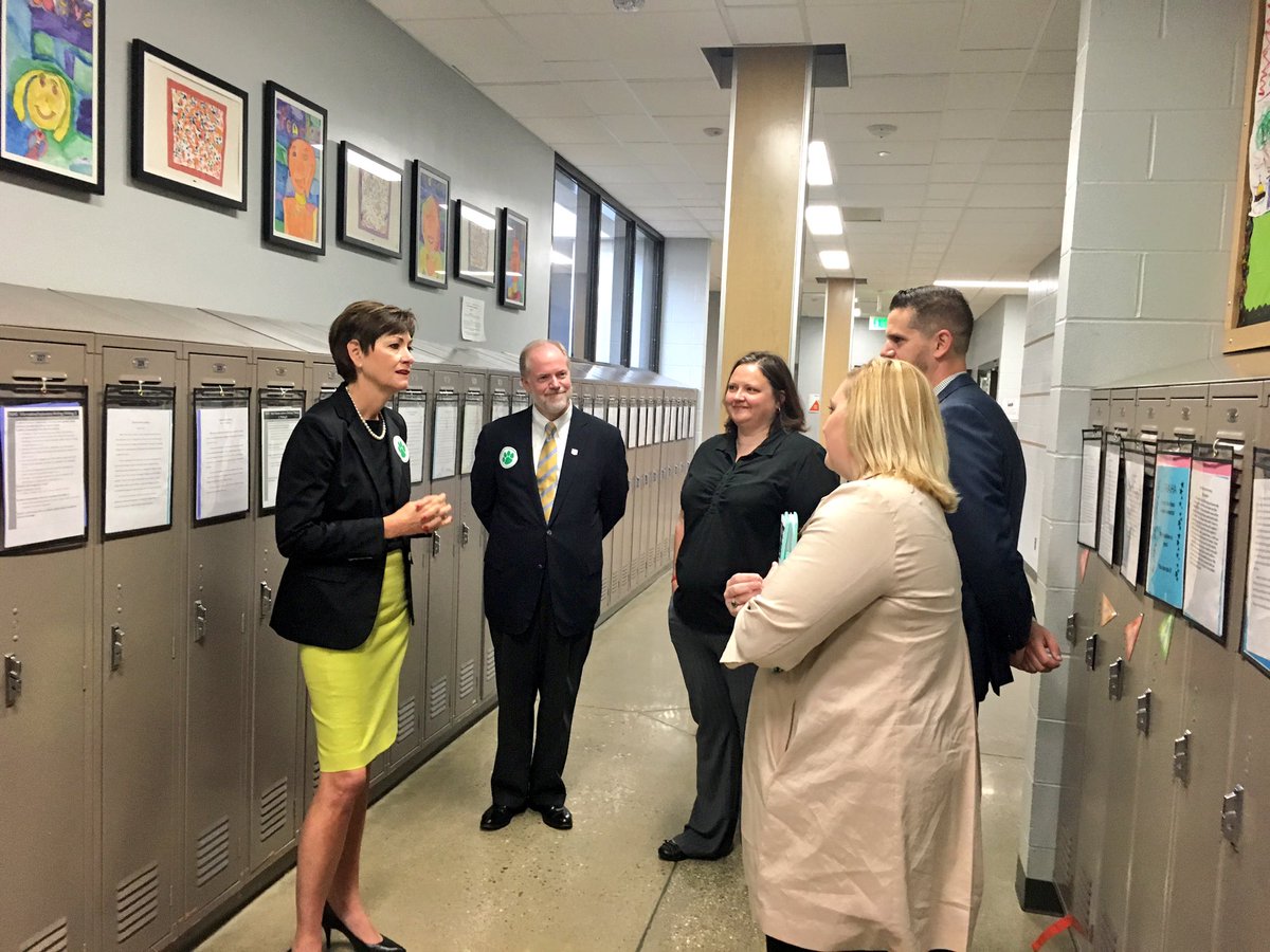 KimReynoldsIA's tweet image. Model partnership between @FindleyDMPS &amp;amp; @IHaveaDreamDSM that focuses on graduation &amp;amp; college. Inspirational.