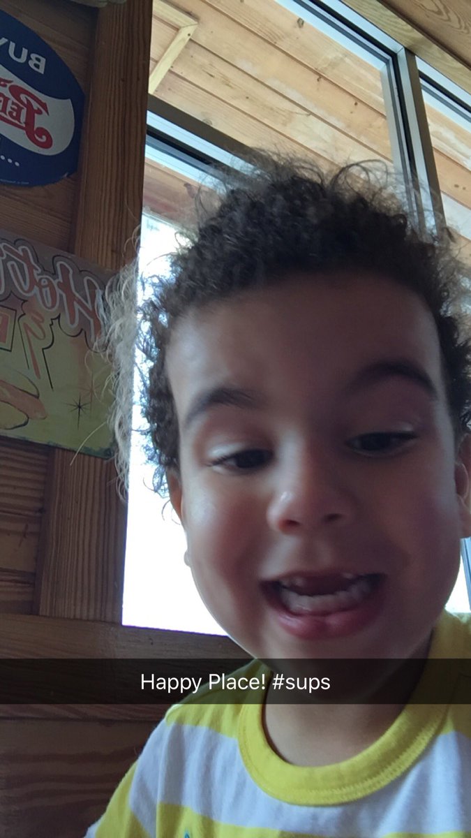 Uberecu's tweet image. Cheesin at @SupDogsECU #happyplace #supdogs