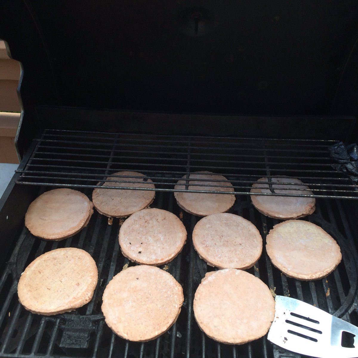ProductPatrol's tweet photo. tried @GTboutique #burgers, were huge and tasted good, definitely buy again https://t.co/Gtlo5MFpbT
