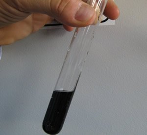 черный осадок. черный осадок меди. сульфид свинца цвет. осаждения раствором натрия сульфида. черный осадок меди.