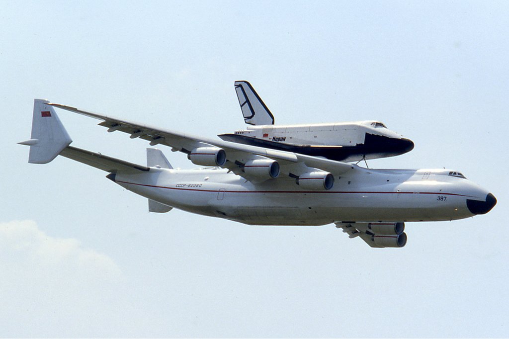 squawk254's tweet image. HISTORY: #OTD in 1989 Antonov An-225 Mriya makes first carrying flight of the Buran space shuttle |@AntonovCompany