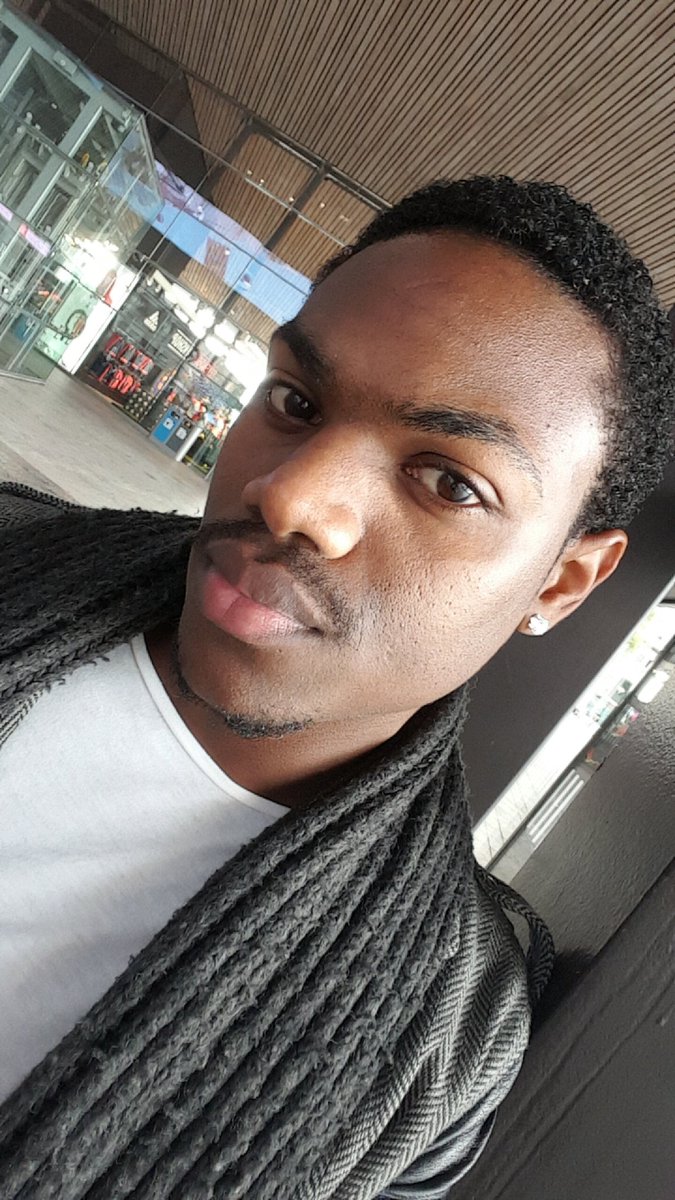 JonathanStroop's tweet photo. Its my b-day. Thank u god for another day. 27+ and it get only better and better Wonderfull year with amazing things https://t.co/tlo0Kl0yeH
