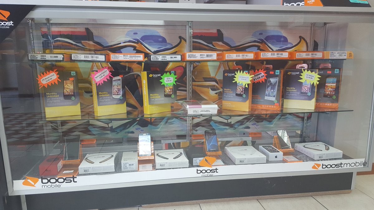 PMNavarria's tweet photo. Woooo now that looks sharp, US Mobile! Lets make some #Dealz @shawnatspg @KTBmore_spg @Ebrezzy6 @TaVonatSPG https://t.co/R31Uqd1q9n