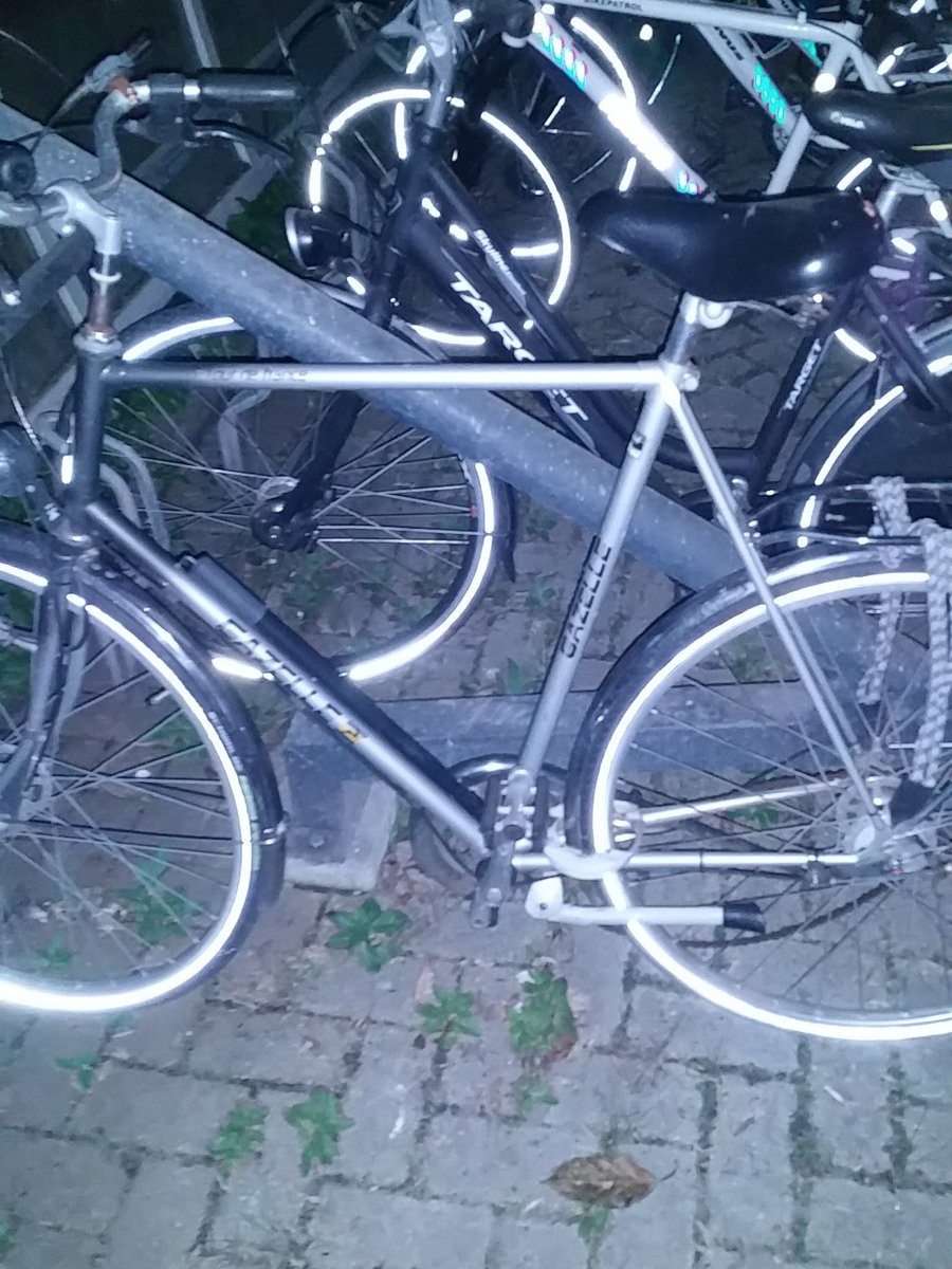 Wie mist deze fiets? Waarschijnlijk net weggenomen omgeving bozenhoven #Mijdrecht. Af te halen op bureau