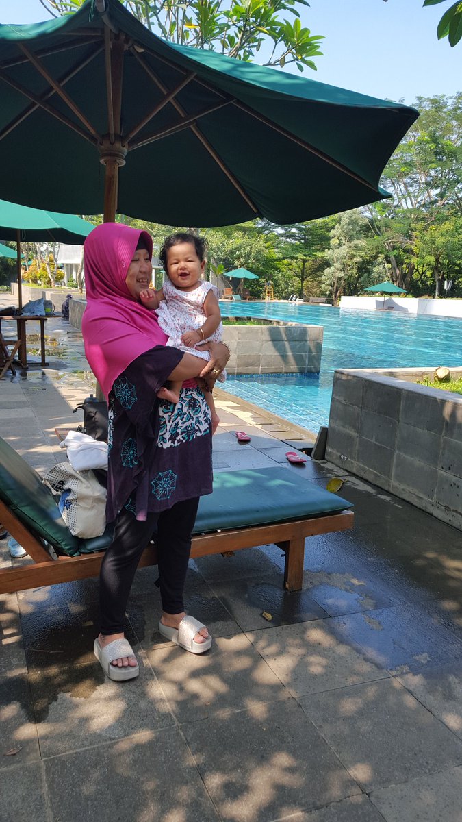 Jika Anda menikahi orang yg Anda cintai itu biasa. Kalo Anda mencintai orang yg Anda nikahi, pasti lbh keren! Think