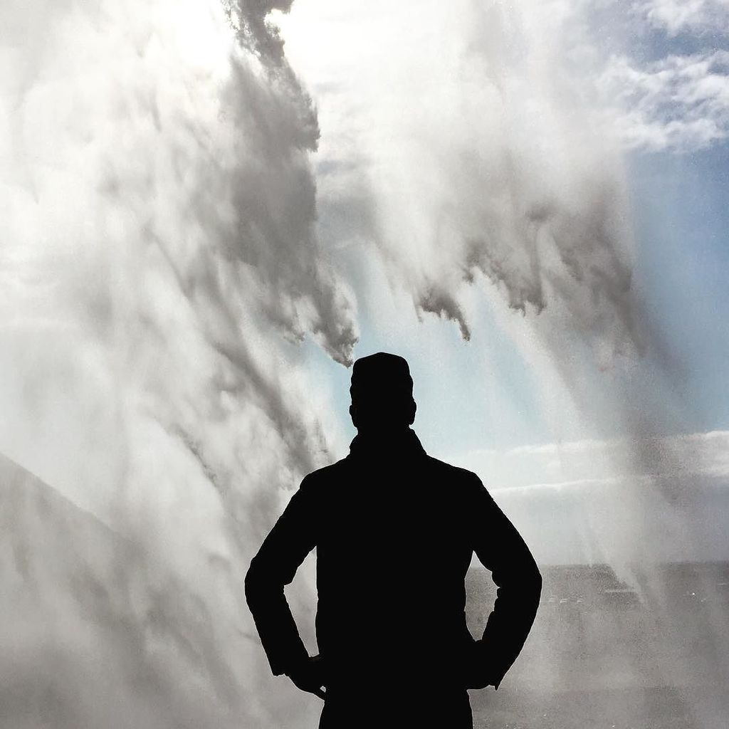 bill_livmobil's tweet image. Under a waterfall outside of Reykjavik #MovementProjects #iceland #livmobil #waterfall #si… ift.tt/27l28VJ