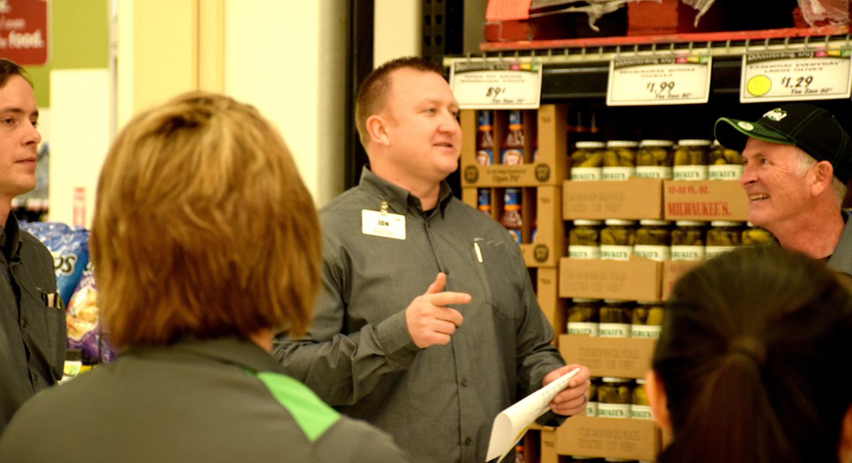 festfoods's tweet photo. Meet Jon. He's a @festfoods store director AND a @FMI_Connect #StoreManager Award Finalist. 
https://t.co/fUVuRZSx4d https://t.co/TWhdBSgr0U