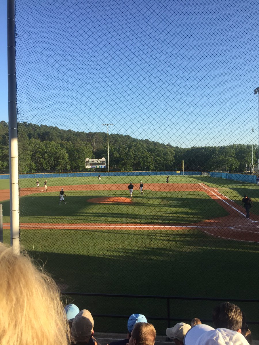 ralphthegnat's tweet photo. enjoying this perfect day for baseball⚾️ #SpotRalph #RoadToBaum https://t.co/Tydws8kKJm