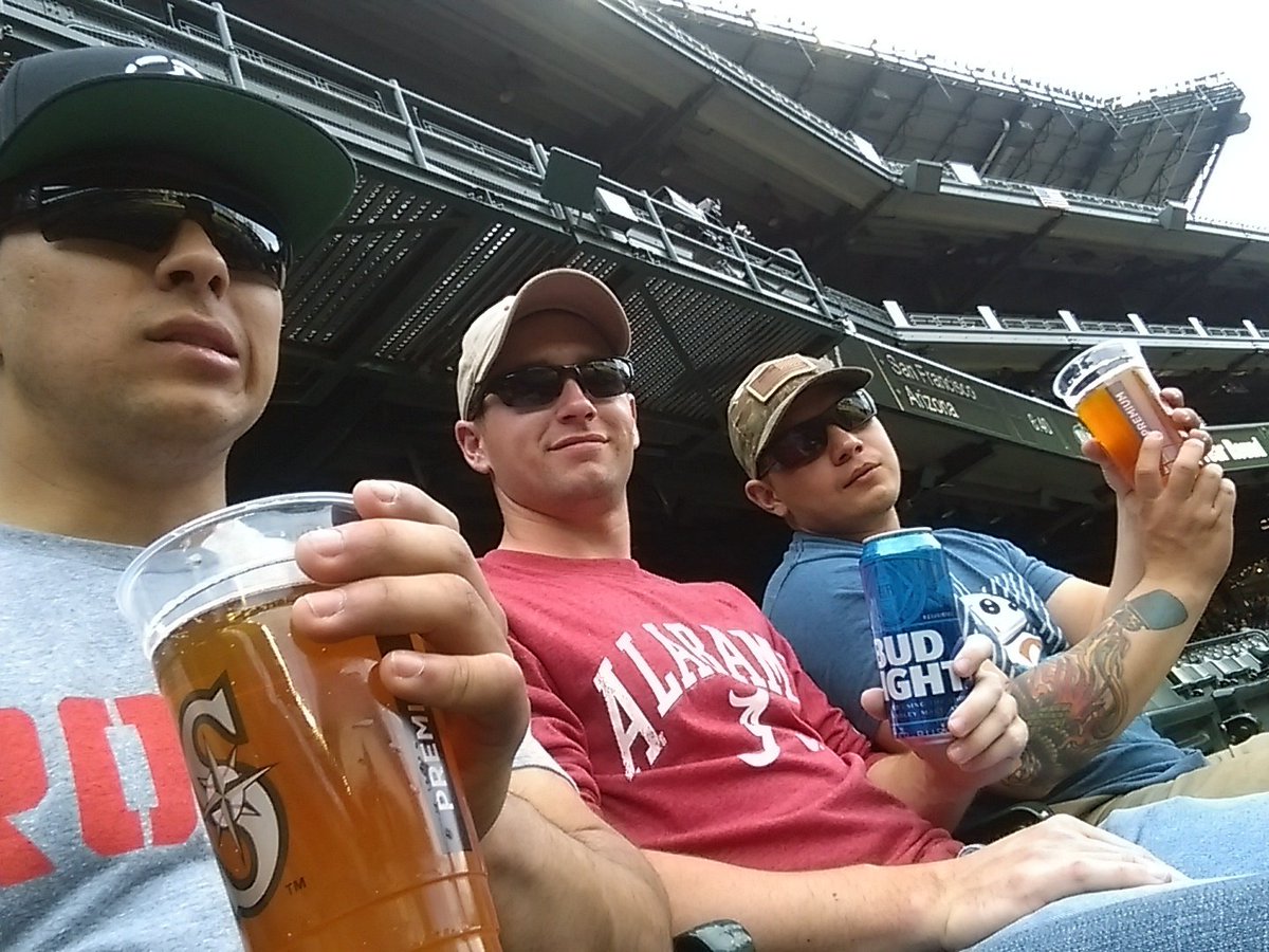 Airforce_Clo's tweet photo. #GoMariners https://t.co/BDQzTMOw4p