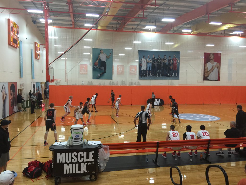 all_ohio's tweet image. EYBL 16u: @all_ohio vs. @KingJamesAAU 

High major talent EVERYWHERE! #repOhio