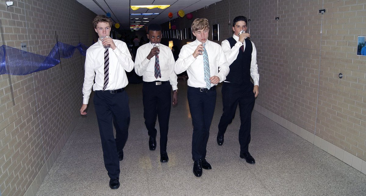 HopkinsWJH's tweet photo. Lighting up the night! #9thGradeDance https://t.co/Kq8aYC328E