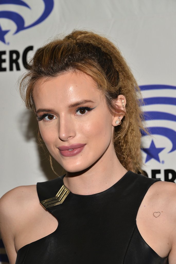 InStyle's tweet image. .@BellaThorne just went goth—and you need to see the pics: instyle.io/pqPqNgC
