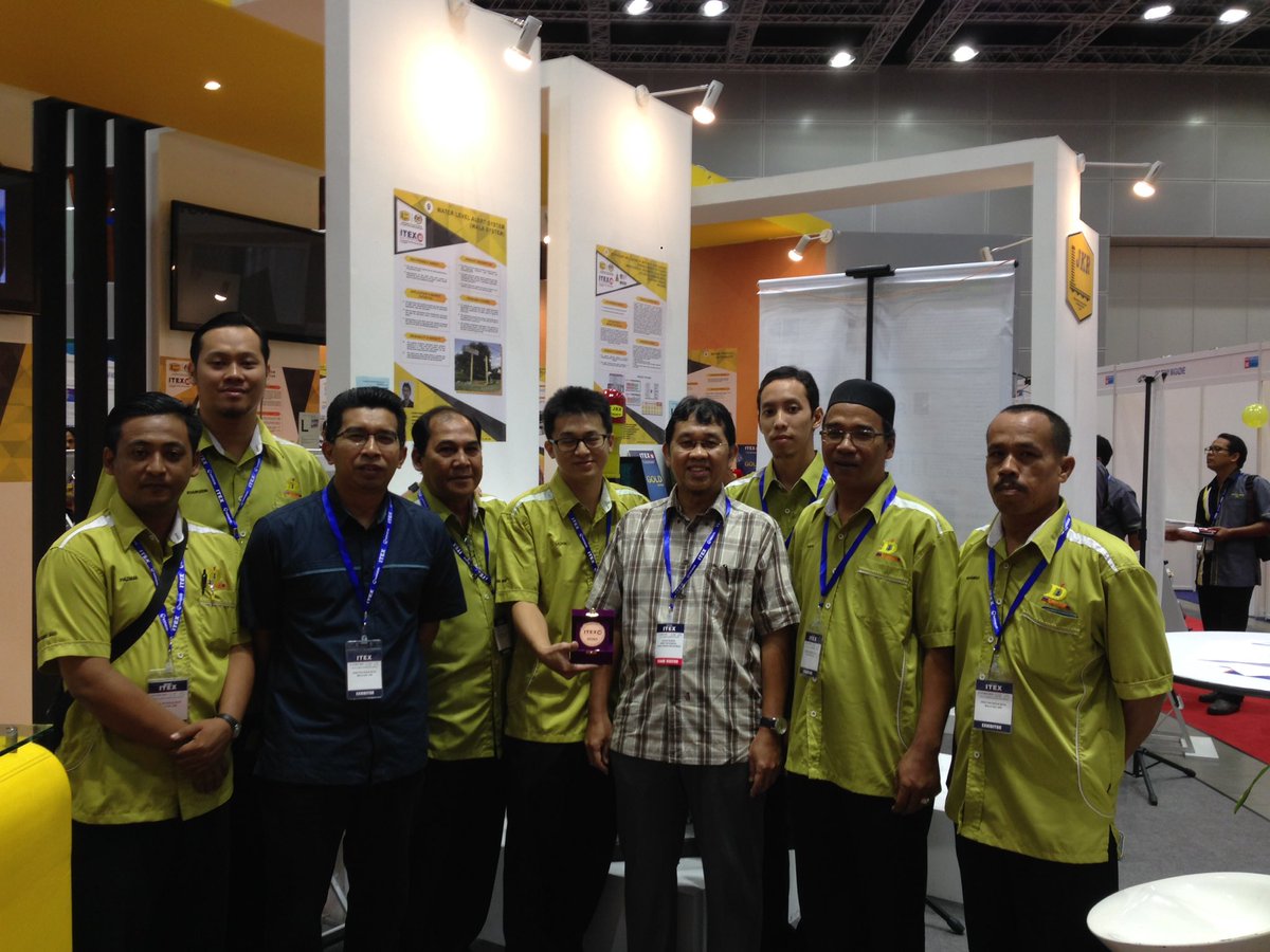 JKR_PASIR_MAS's tweet photo. Kehadiran Dato' KPKR ke booth Kump Dinamik #ITEX2016 #JKRian #JKRVENGERS @PetraJayaMP @RoslanMdTaha @JKRKelantan https://t.co/ufjnfz5vvv