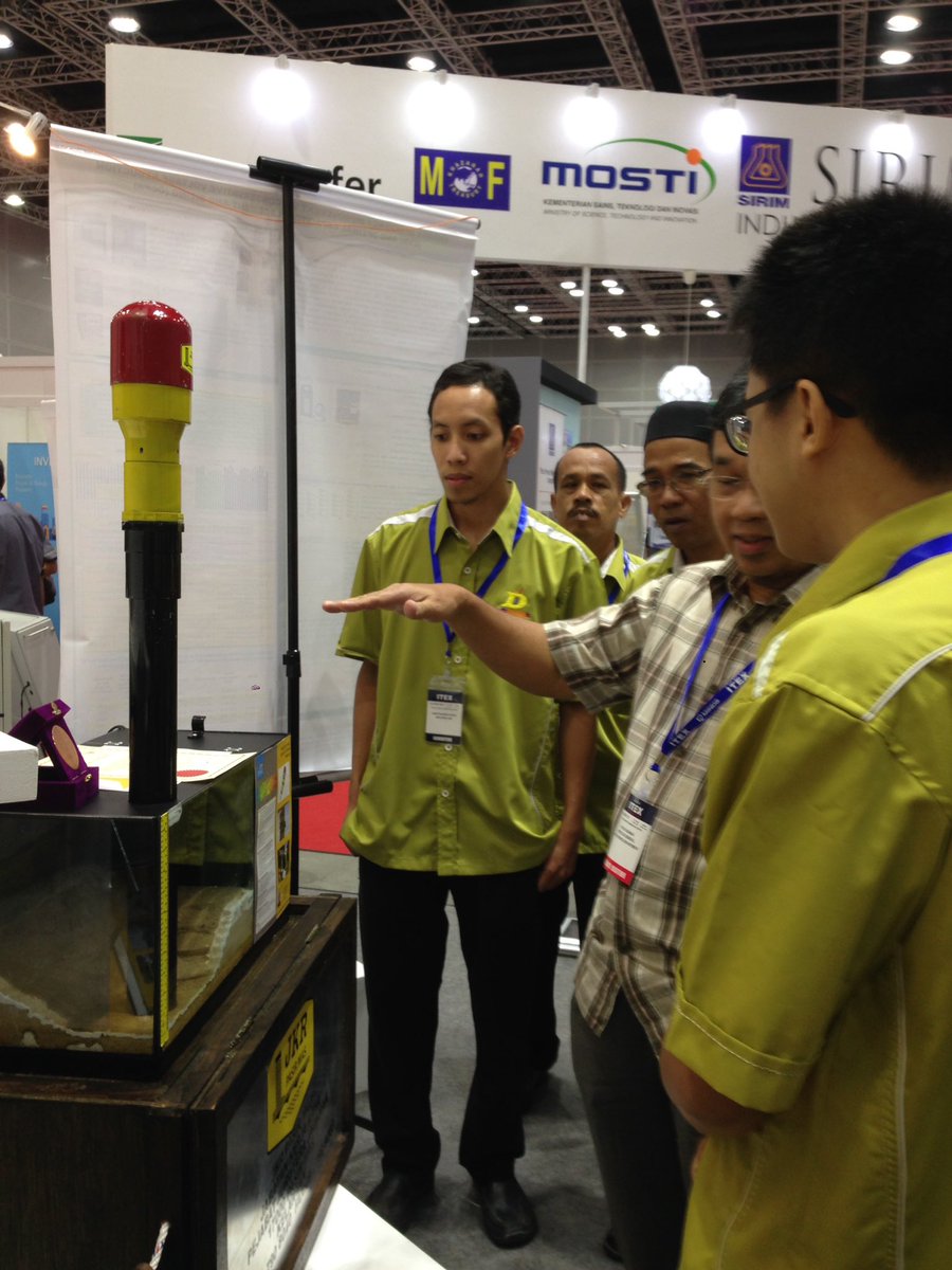 JKR_PASIR_MAS's tweet photo. Kehadiran Dato' KPKR ke booth Kump Dinamik #ITEX2016 #JKRian #JKRVENGERS @PetraJayaMP @RoslanMdTaha @JKRKelantan https://t.co/ufjnfz5vvv
