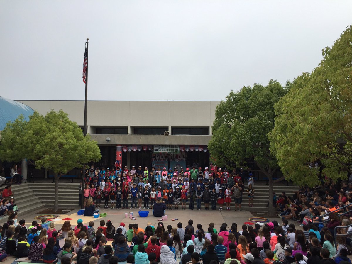NBPrincipal's tweet photo. 1st grade Baseball Musical today! #eusdlearns https://t.co/3BmObo0VV9
