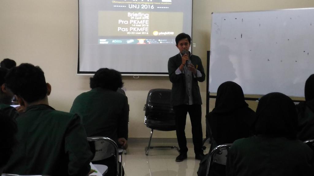 PKMFE2016's tweet photo. [LIVE REPORT]
Selanjutnya sambutan oleh Ketua PKMFE 2016 - Dzhokar Sirkomba dan Ketua BEM FE - Heri Kurniawan
#PKMFE https://t.co/xqL8xZRTes