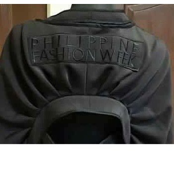 roelrosal's tweet image. Back detail🎀 #phfw2016 #roelrosal #jacketcollection #phfw20 #20thanniversary Congratulatio… ift.tt/24YcbkX