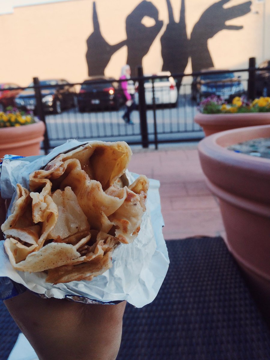 capta1namerika's tweet photo. It may look like a burrito but it's a crêpe I swear #notchipotle https://t.co/kyDEzn5vcP