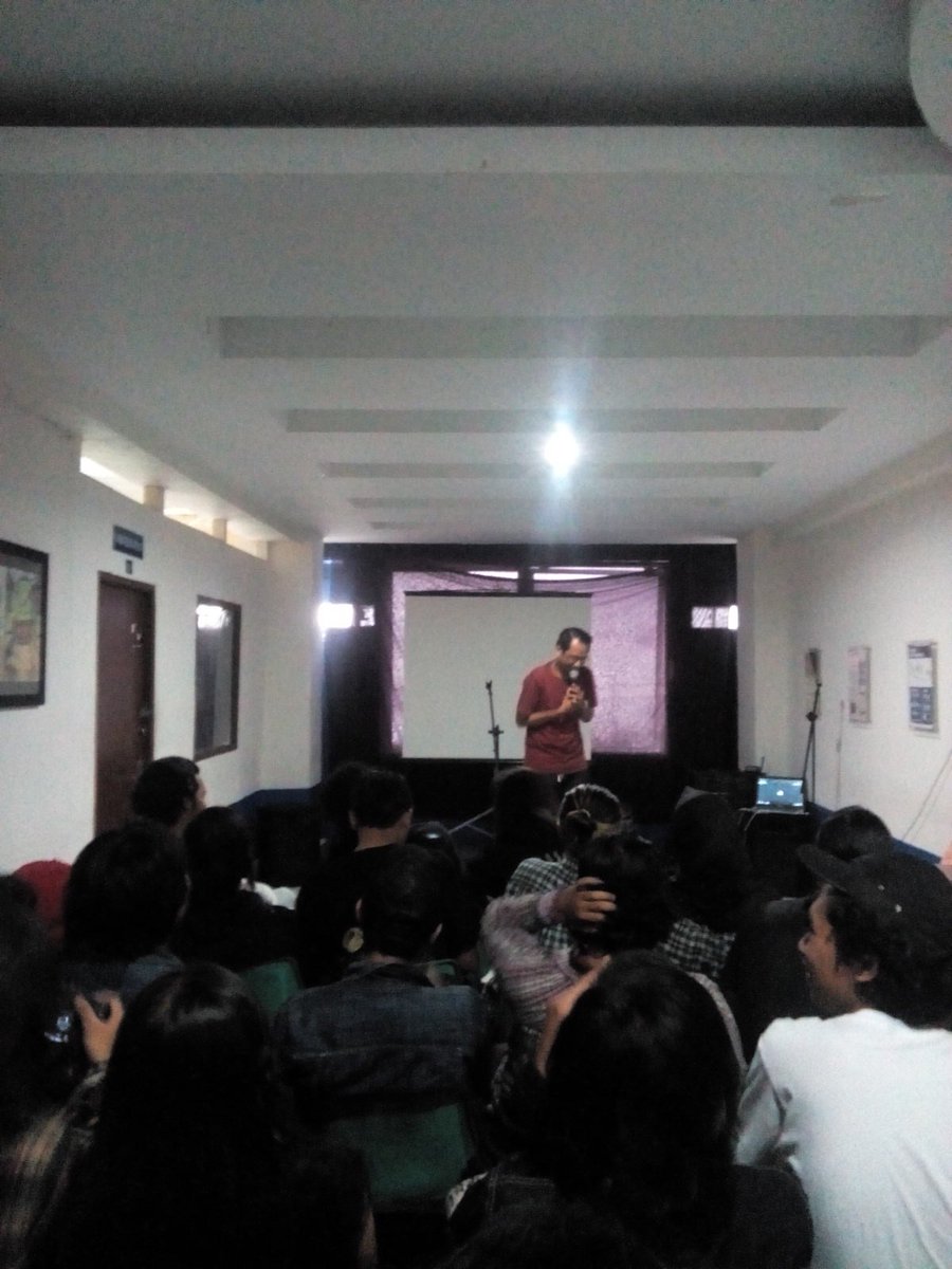 Now on stage @AGOYMAROGOY di acara <a href="/HIMAdkvunikom/">HIMA DKV UNIKOM</a> 🙆🙆🙆🙆
