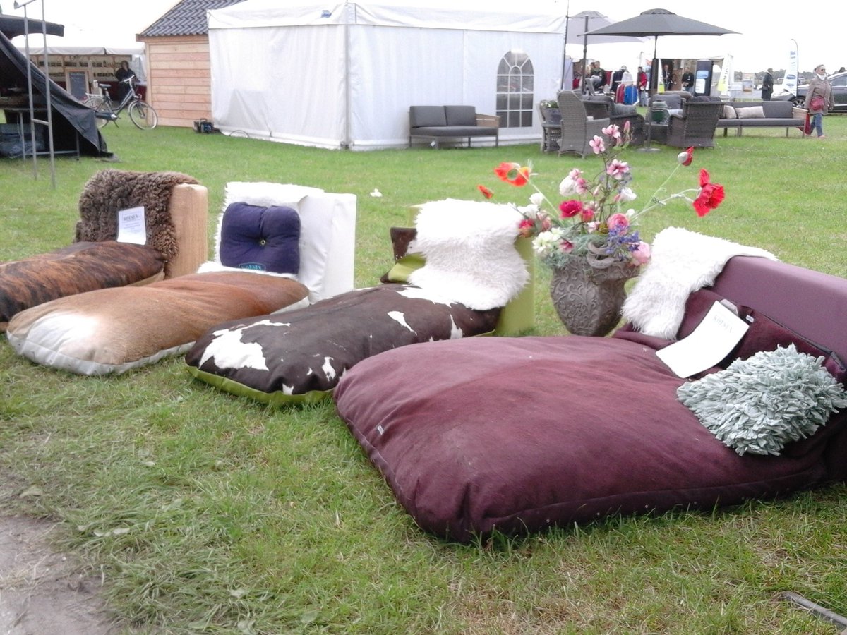 #tuinfair midwoud#loungebedden#supply#hondenkussens#koesen# trends#pinksterweekend#koesen trends