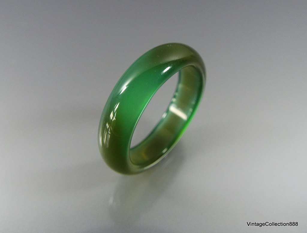 VCollection888's tweet photo. Natural Agate Ring translucent Green size US 7.75 - AG102 https://t.co/IQ0d53NTfW #jewelry #NaturalAgate https://t.co/k1cpgzJjl7