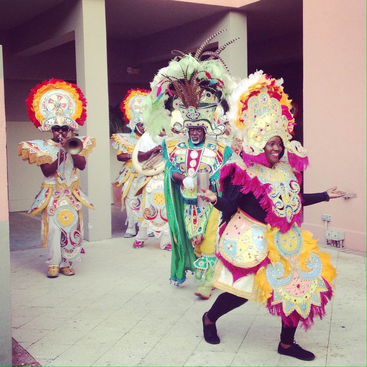 Sarah Thompson tweet media