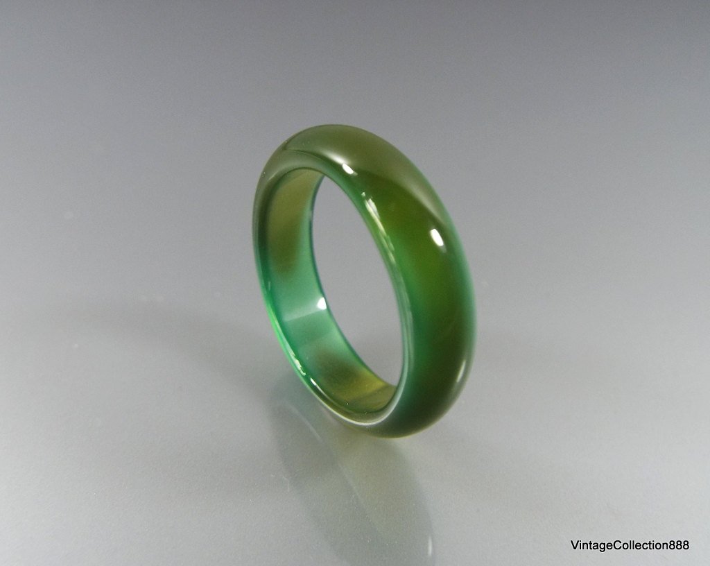 VCollection888's tweet photo. Natural Agate Ring translucent Green size US 7.75 - AG102 https://t.co/IQ0d53NTfW #jewelry #NaturalAgate https://t.co/k1cpgzJjl7