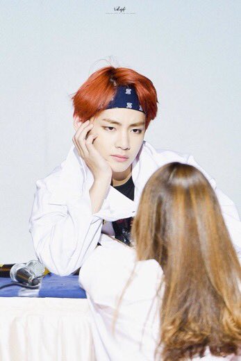 vtaeblinks's tweet photo. Have a guy who looks at you like kim taehyung looking at his fans. 😏💕 https://t.co/Z7xnlOo7BZ