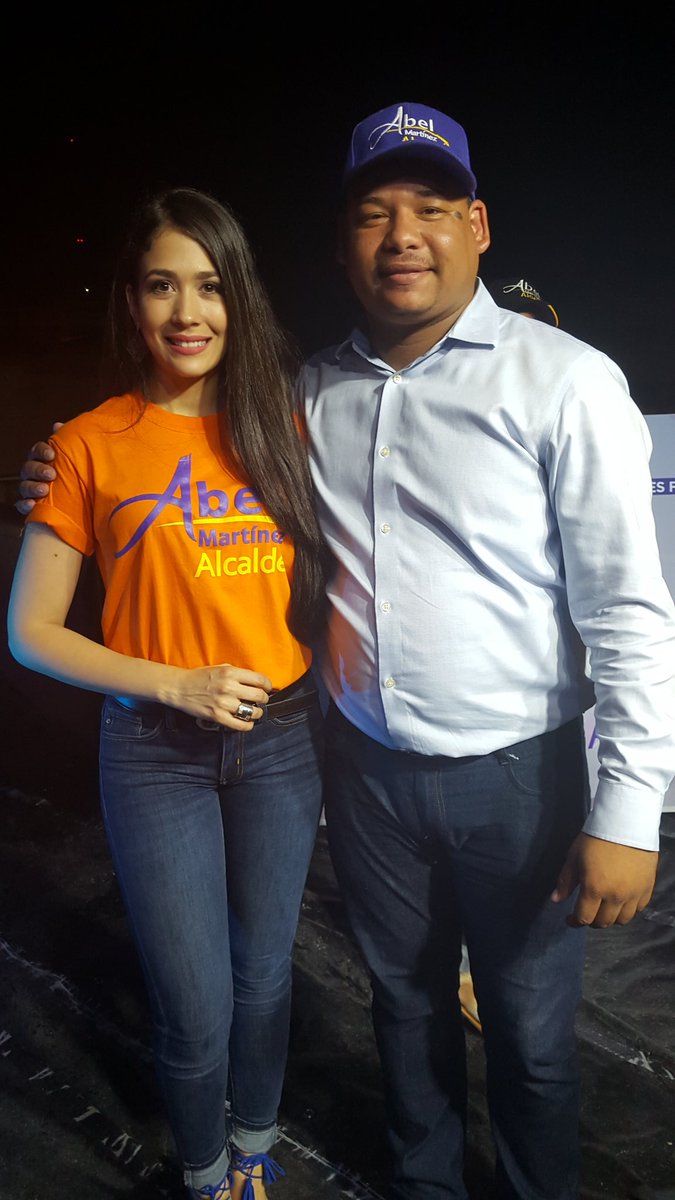 JMichaelPaulino's tweet photo. Saludando a mi amiga @nahiony futura Primera Dama de Santiago, Vamos a Votar todos por @AbelMartinezD #Alcalde2016 https://t.co/H30owP0teZ