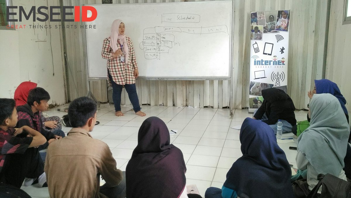 emsee_id's tweet photo. Hari ini Kak @dindadwimanda lagi sharing tentang Time Management di Sekolah Master Depok.

#PrivateClass #emseeid https://t.co/FD3B84rRKW