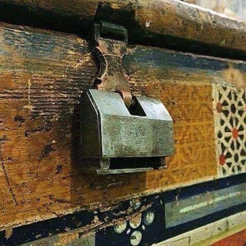 Эмээгийн оффшор бүс гэнэ 😂